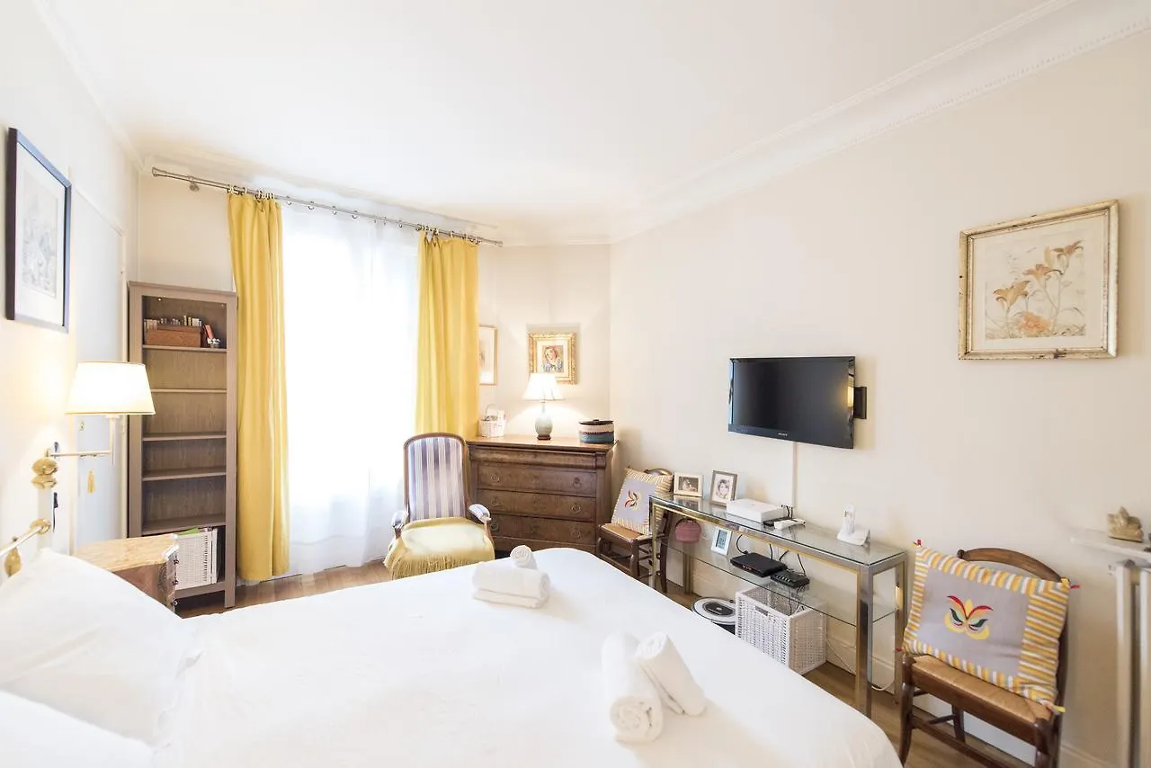 Appartement Veeve - Vintage Elegance In The 16th *